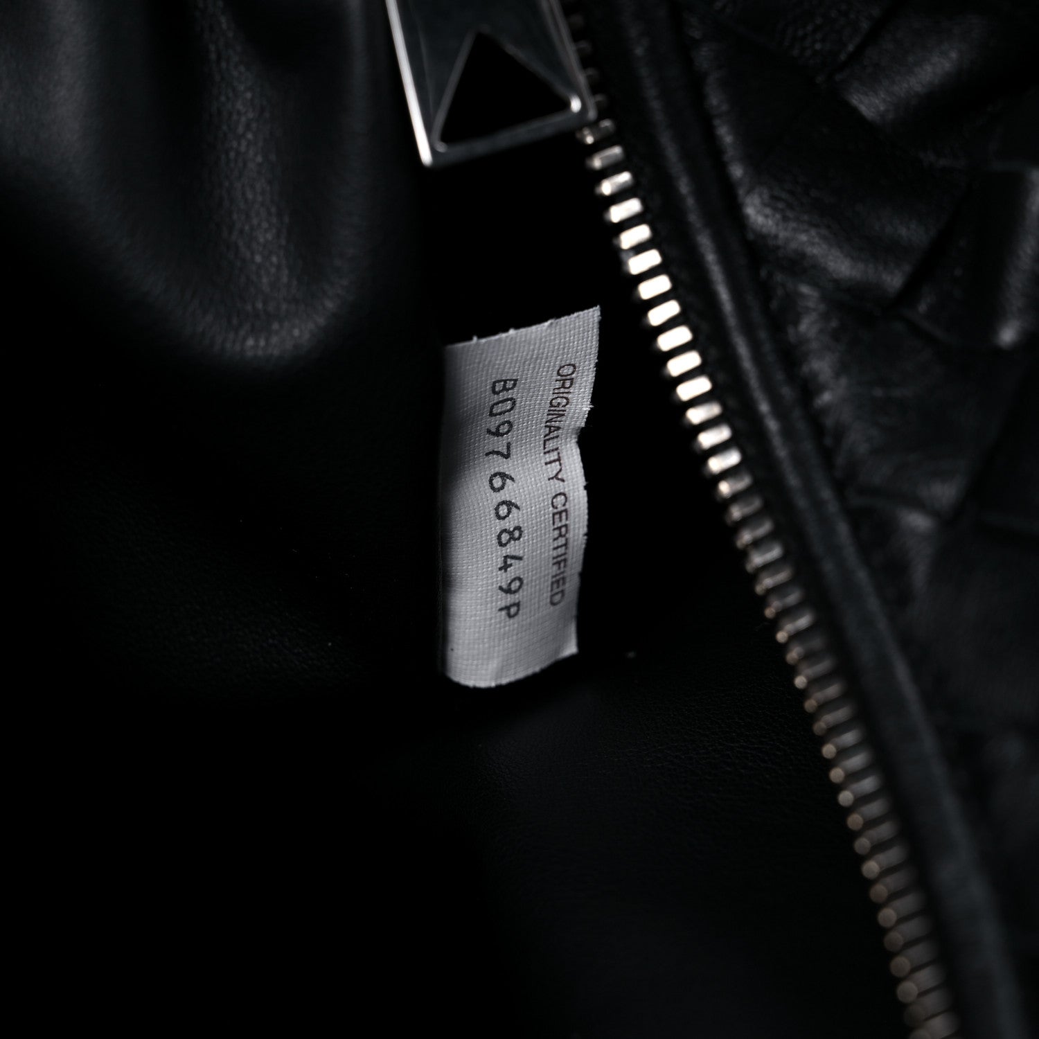 Bottega Veneta Nappa Intrecciato Teen Jodie Hobo Black 7 of 7