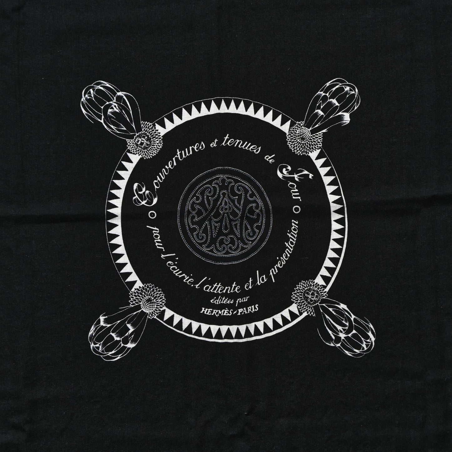 Cashmere Silk Encadre Blason Scarf 90 Black Gris Clair