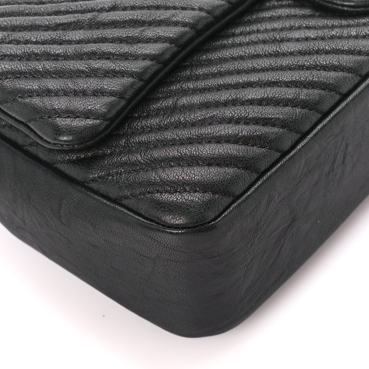 Calfskin Chevron Quilted Medium Surpique Flap Black