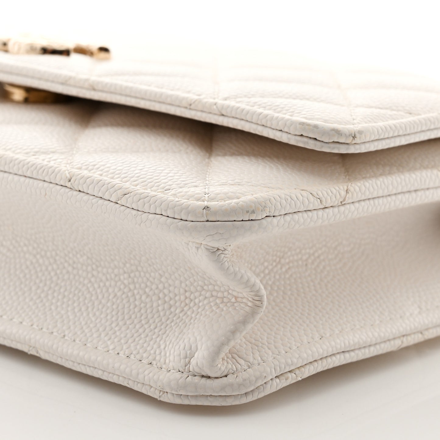 Caviar Quilted Wallet on Chain WOC White