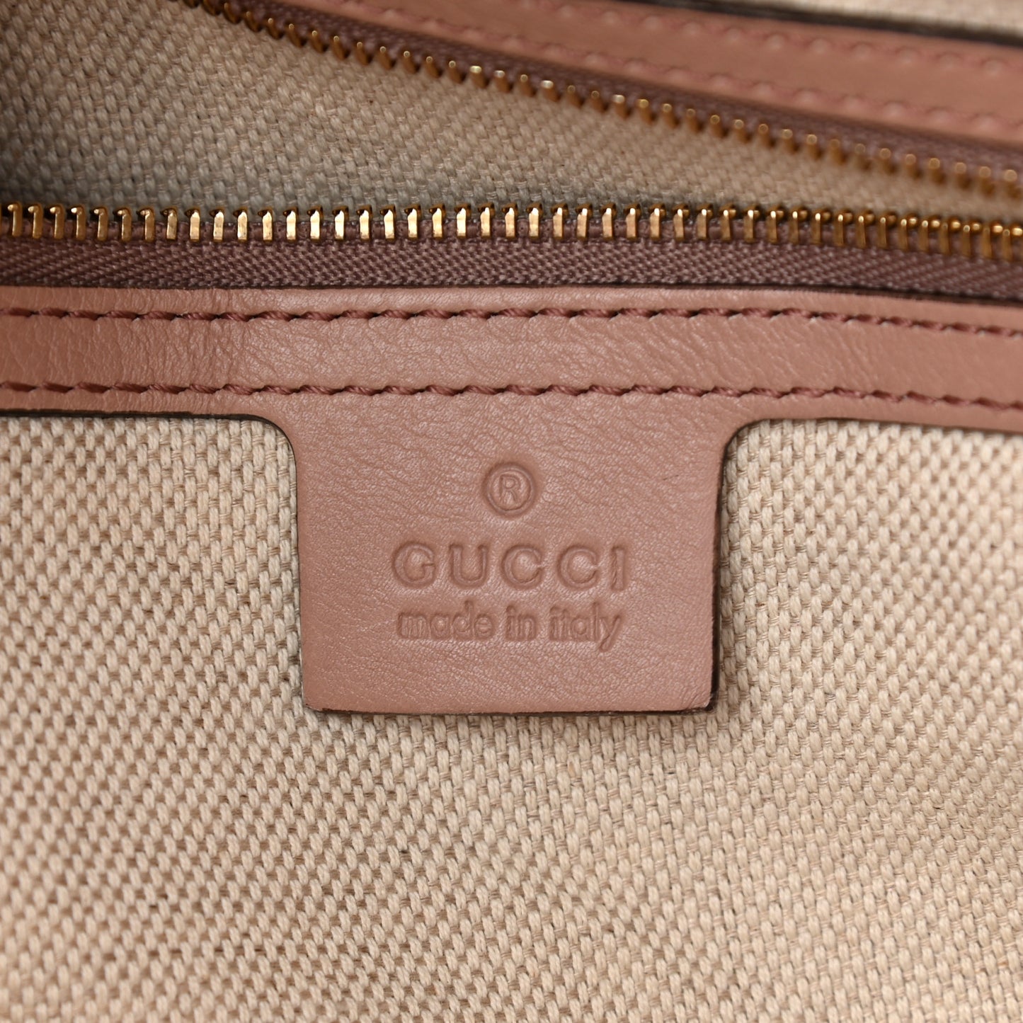 Patent Medium Soho Chain Shoulder Bag Dark Cipria