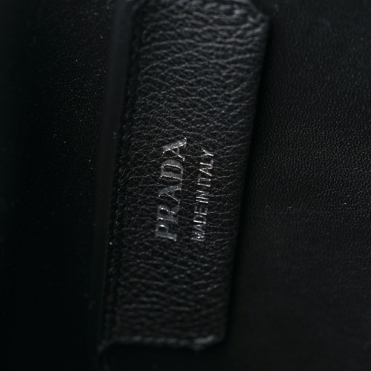 Vitello Daino Soft Medium Dynamique Tote Black