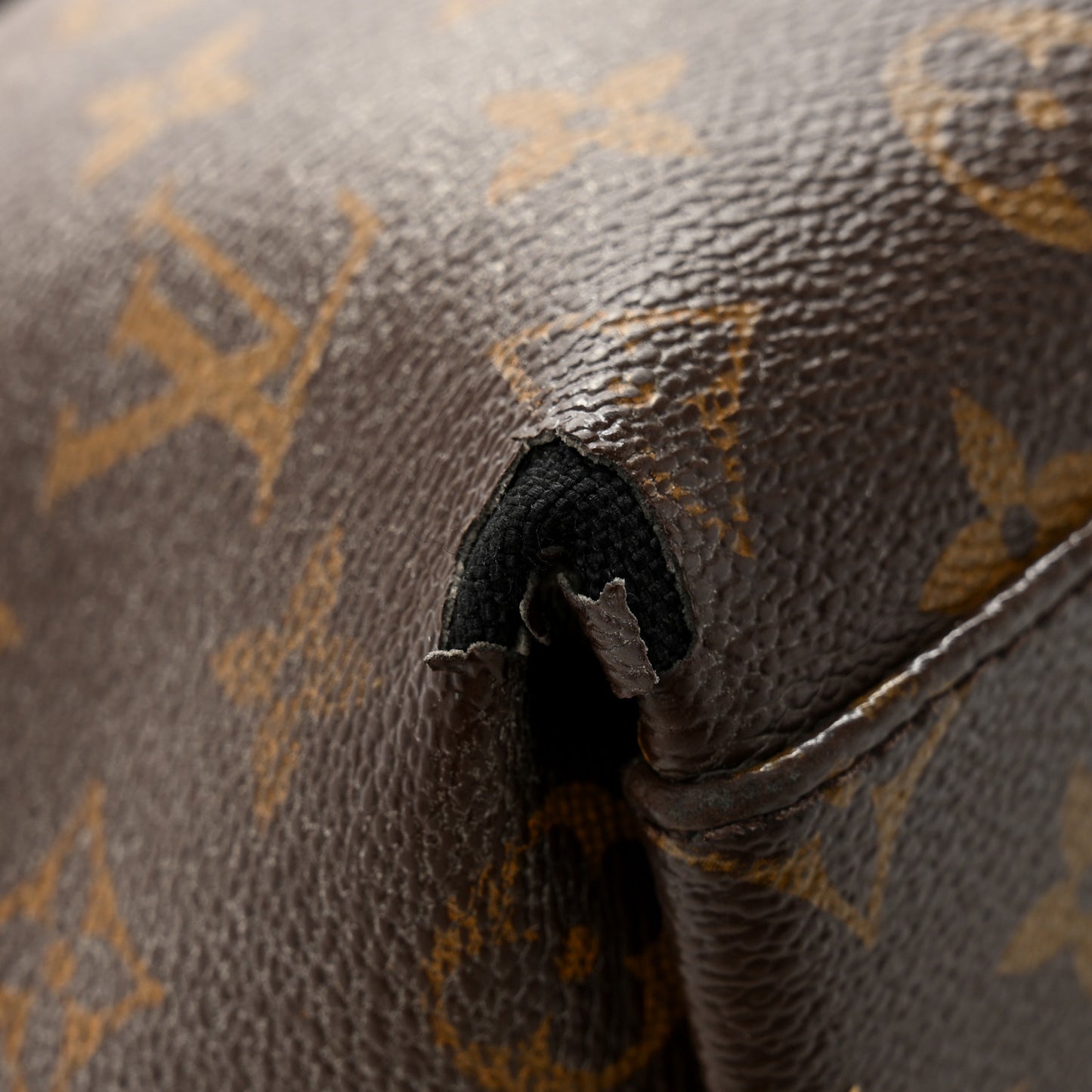 Monogram Tuileries Besace Kaki