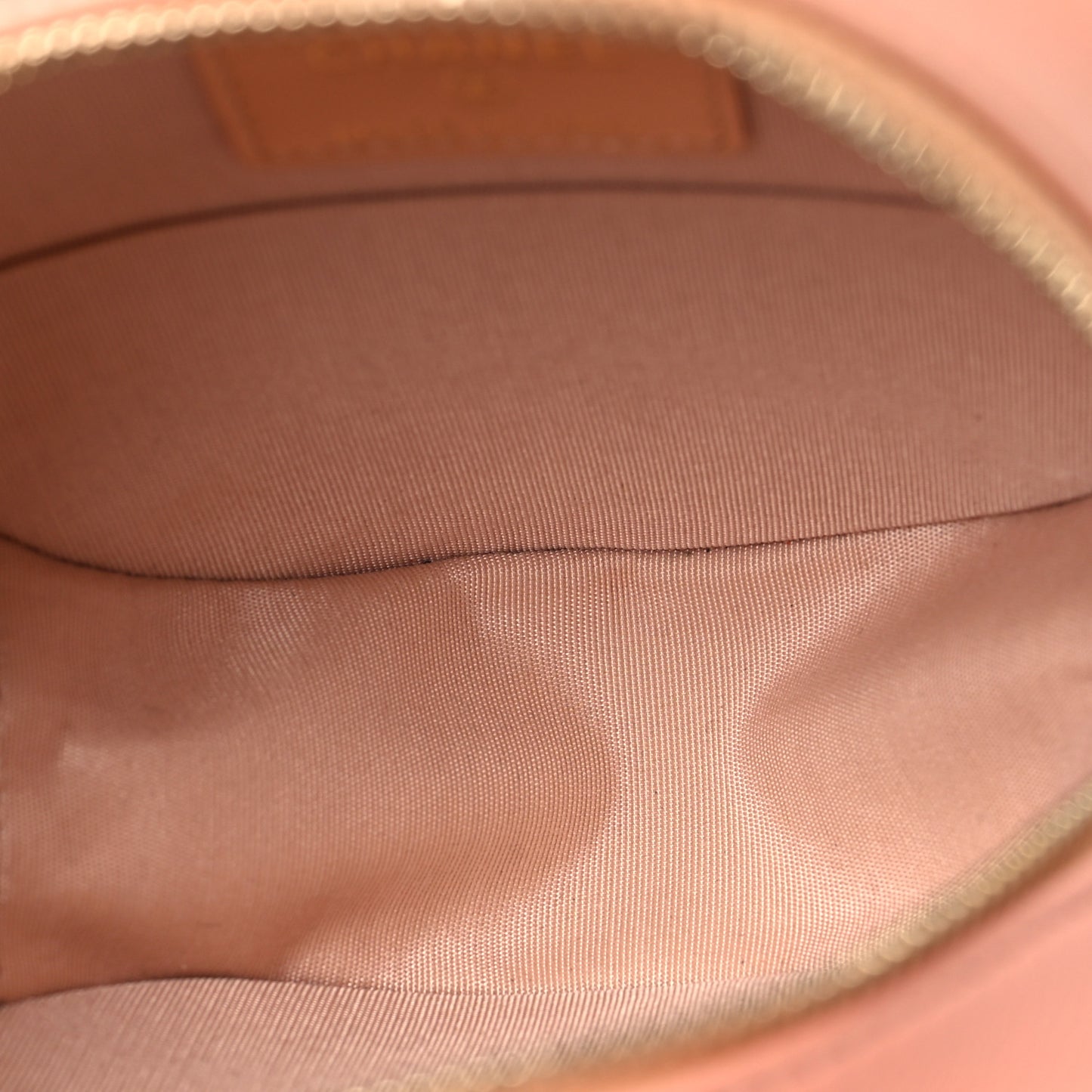 Calfskin Quilted Pearl Round Clutch With Chain Pink