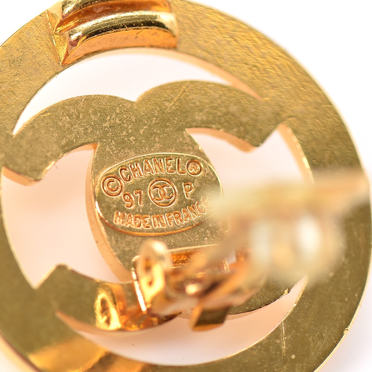 Turnlock Large Clip On Earrings Gold