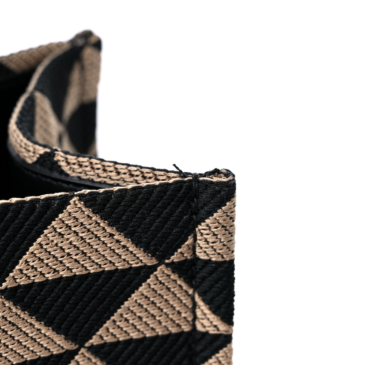 Jacquard Saffiano Triangolo Symbole Embroidered Large Tote Black Corda