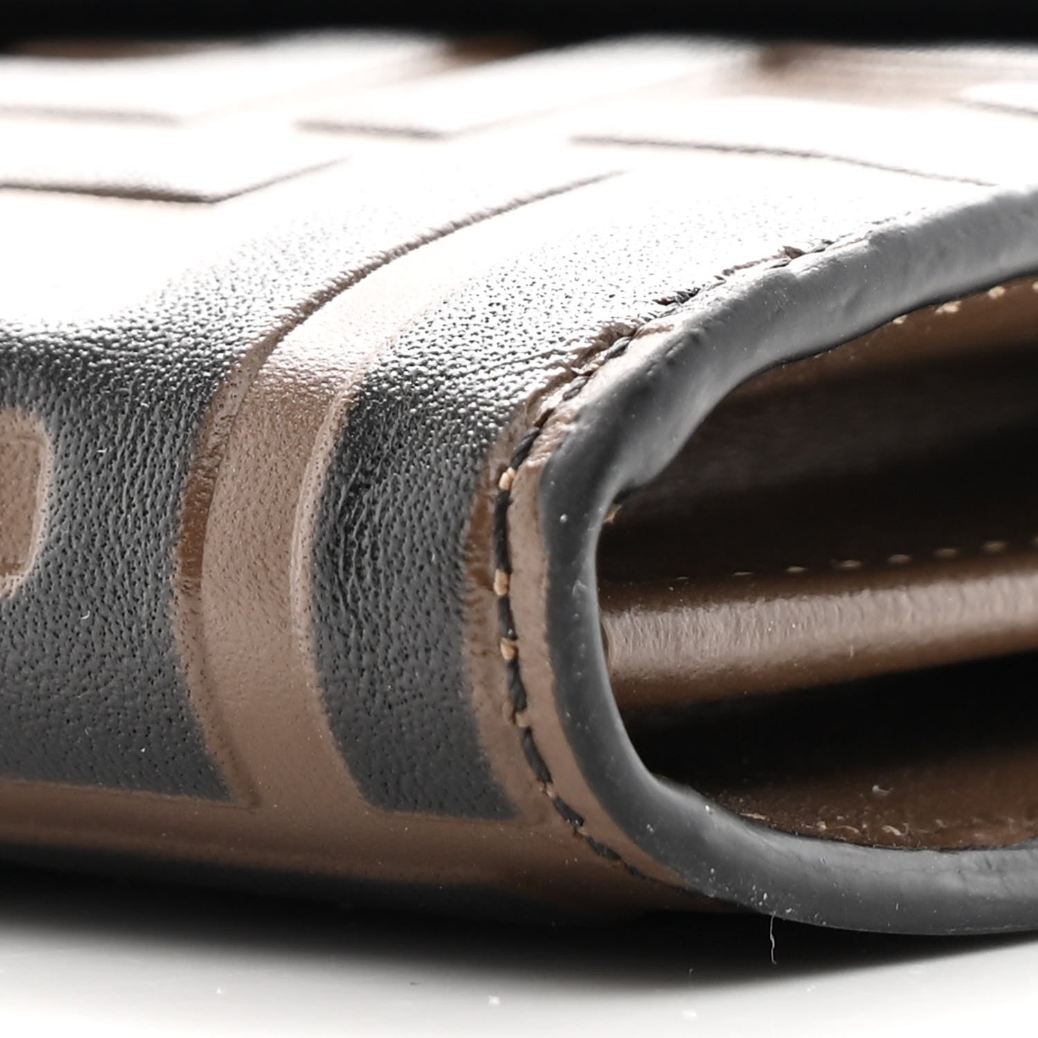 FENDI名刺入れCC CASE VIT.SOFT STAMPA FF 1974 Fendi Vitello Soft F is Fendi Bi-Color FF 1974 Embossed