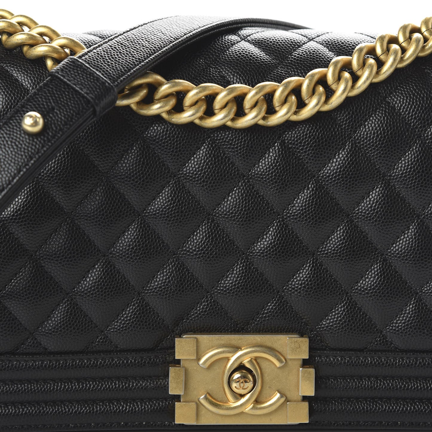Caviar Quilted Medium Boy Flap Black