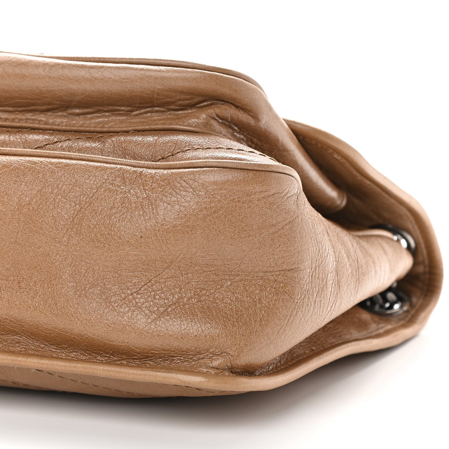 Saint Laurent Crinkled Calfskin Matelasse Monogram Medium Niki Chain Satchel Caramel 8 of 8