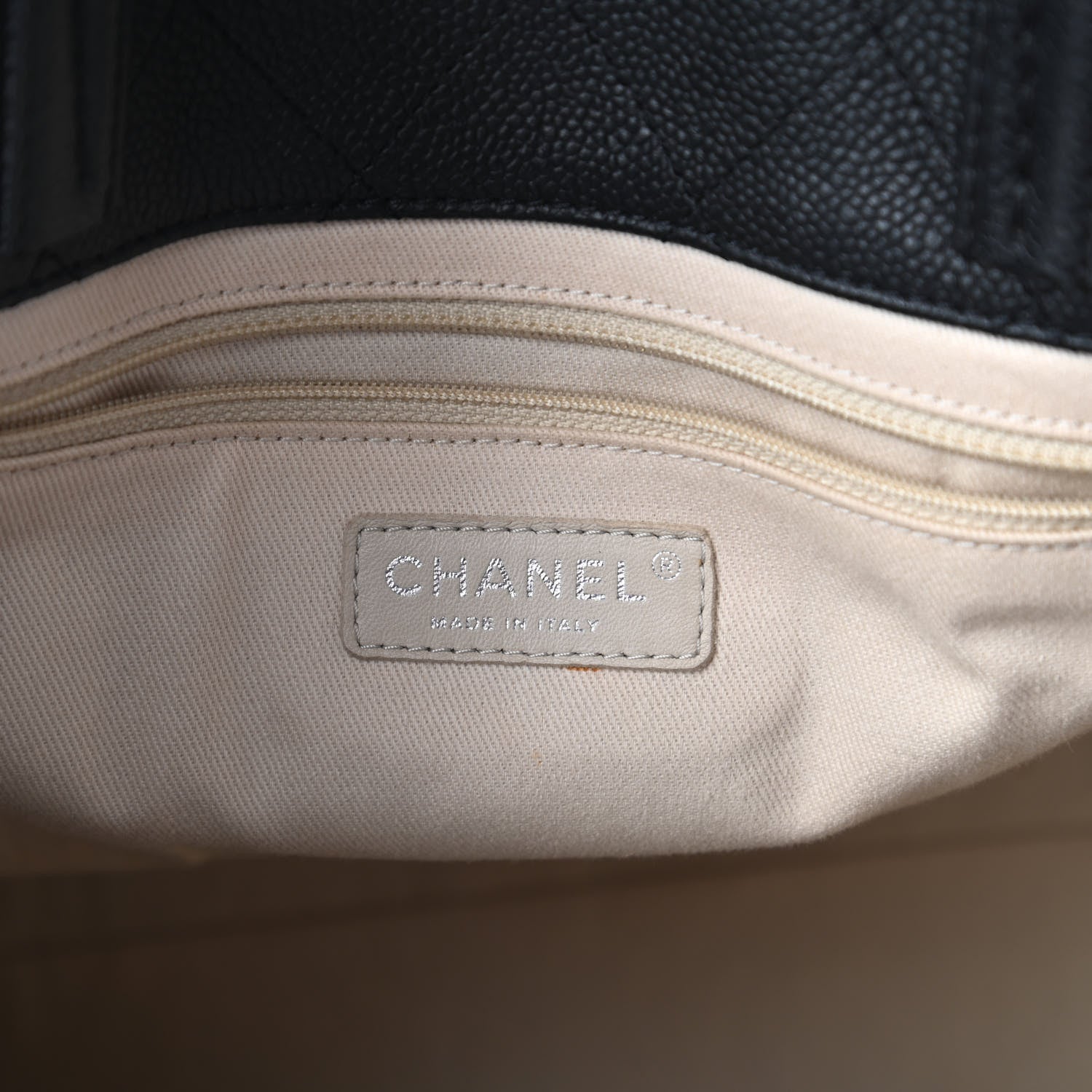 Chanel Grained Calfskin CC Pocket Tote Black 8 of 10