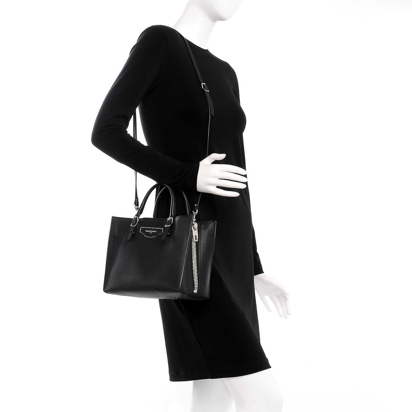 Grained Calfskin Plate Hardware Papier A6 Zip Around Tote Black