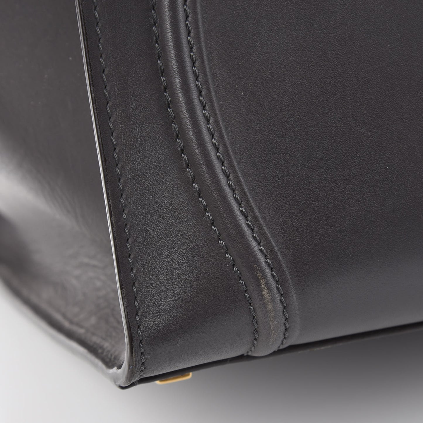 Smooth Calfskin Medium Phantom Luggage Grey