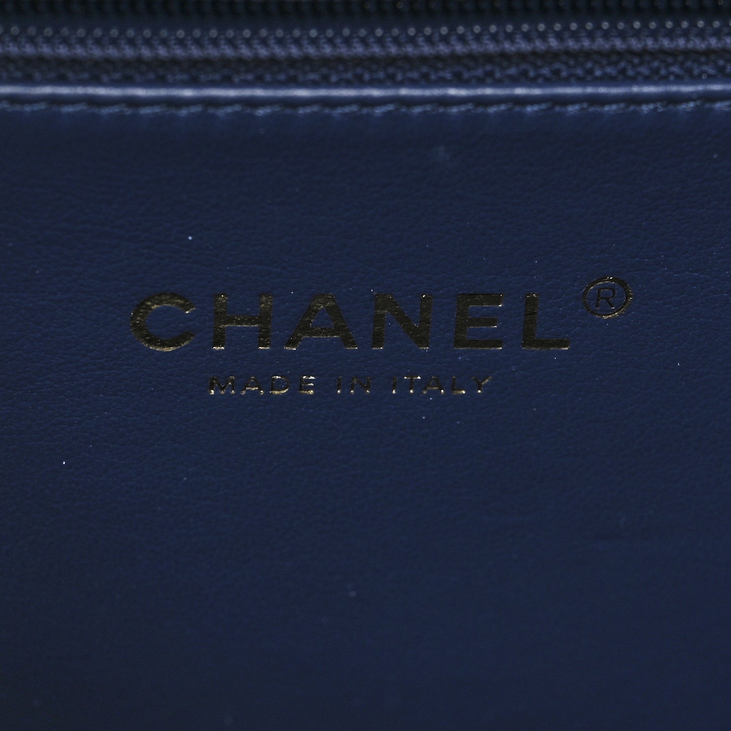 Caviar Quilted Medium CC Filigree Vanity Case Navy