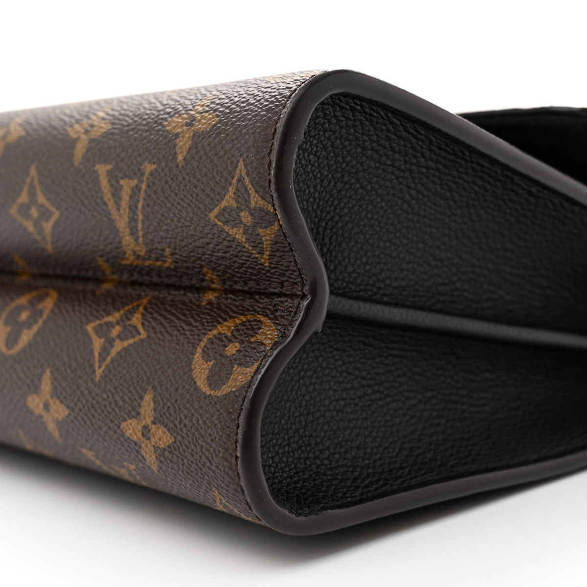 Monogram Victoire Black