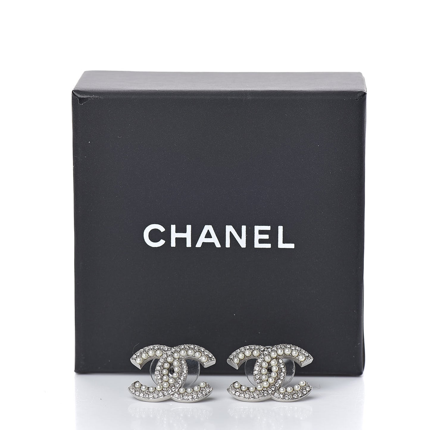 Pearl Crystal CC Snow Palace Earrings Silver