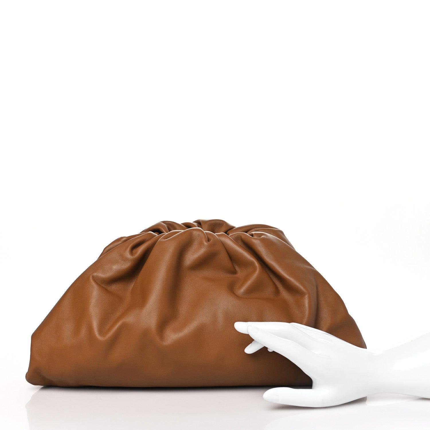 Bottega Veneta Smooth Butter Calf The Pouch Oversized Clutch Cammello 2 of 10