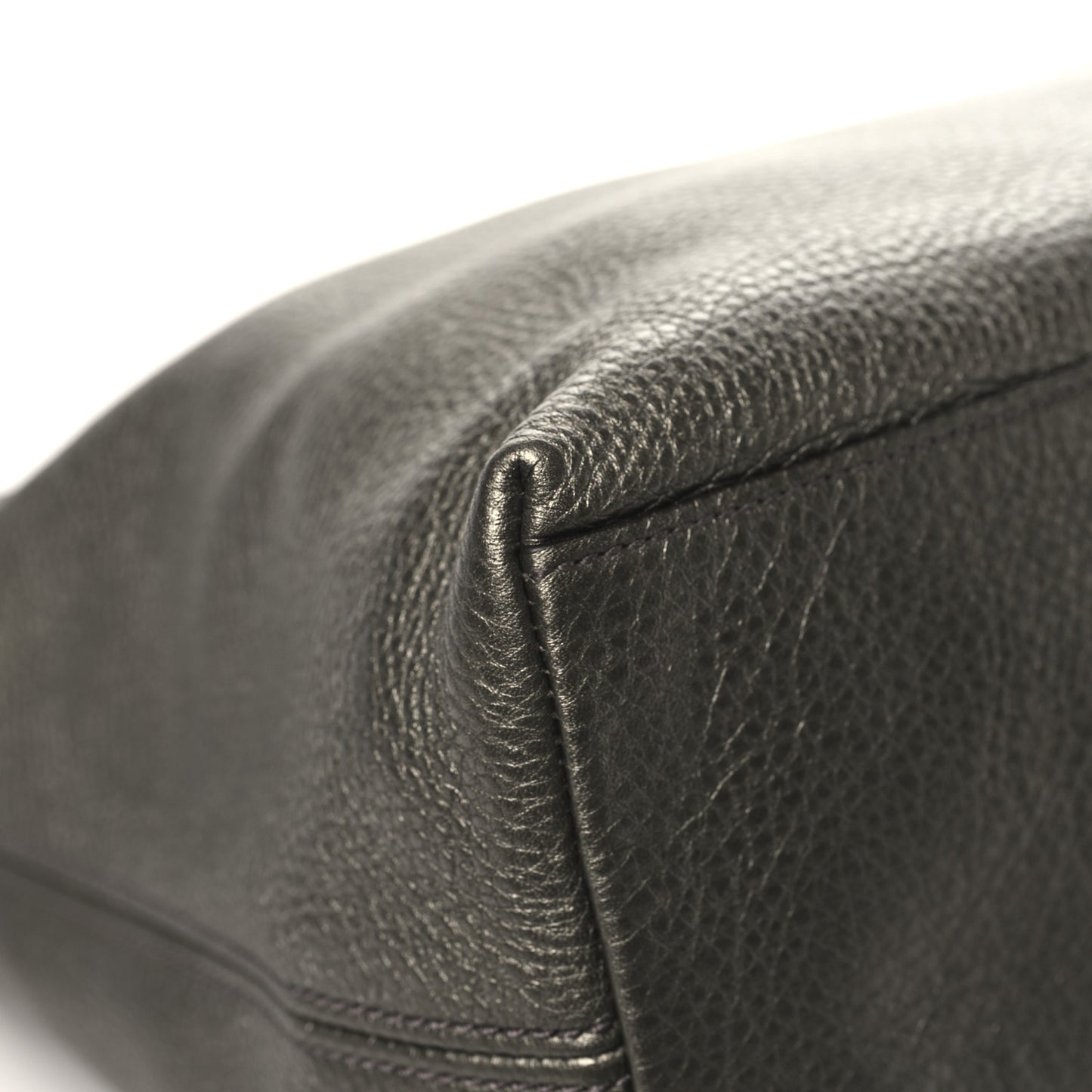 Metallic Pebbled Calfskin Medium Soho Chain Shoulder Bag Sasso