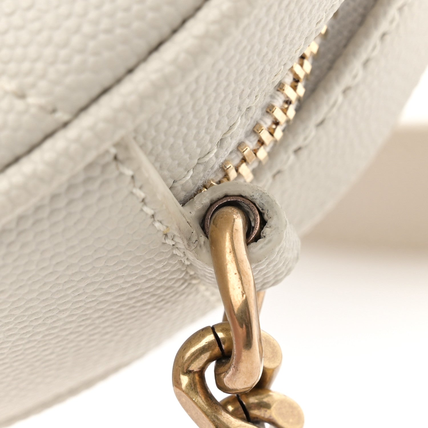 Saint Laurent Grain De Poudre Matelasse Chevron Quilted Round Vinyle Camera Bag Crema Soft 13 of 14