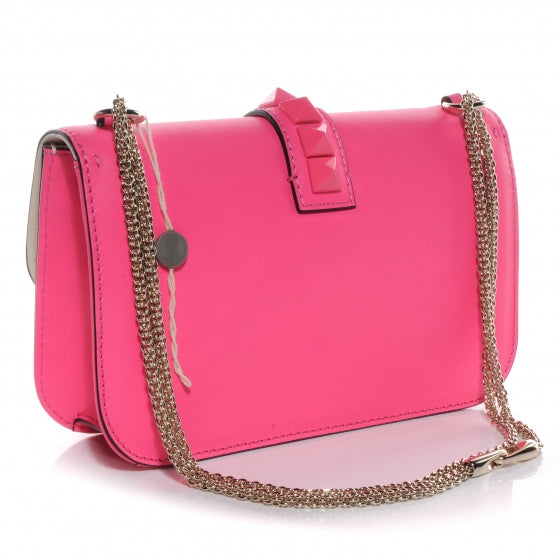 Vitello Bi-Color Large Glam Lock Rockstud Flap Fuxia Fluo Ivory