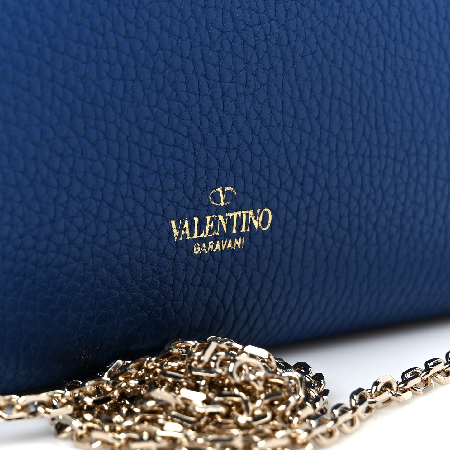 Pebbled Calfskin Rockstud Envelope Wallet On Chain Bag Blu Delft