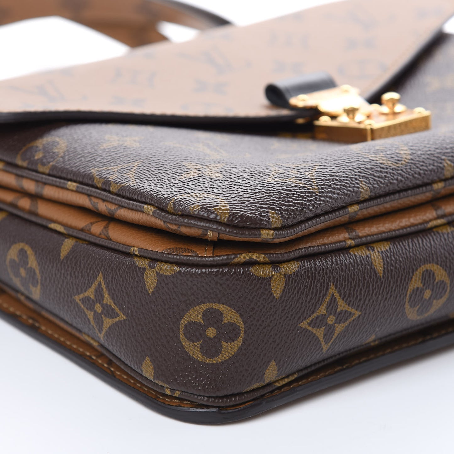 Reverse Monogram Pochette Metis
