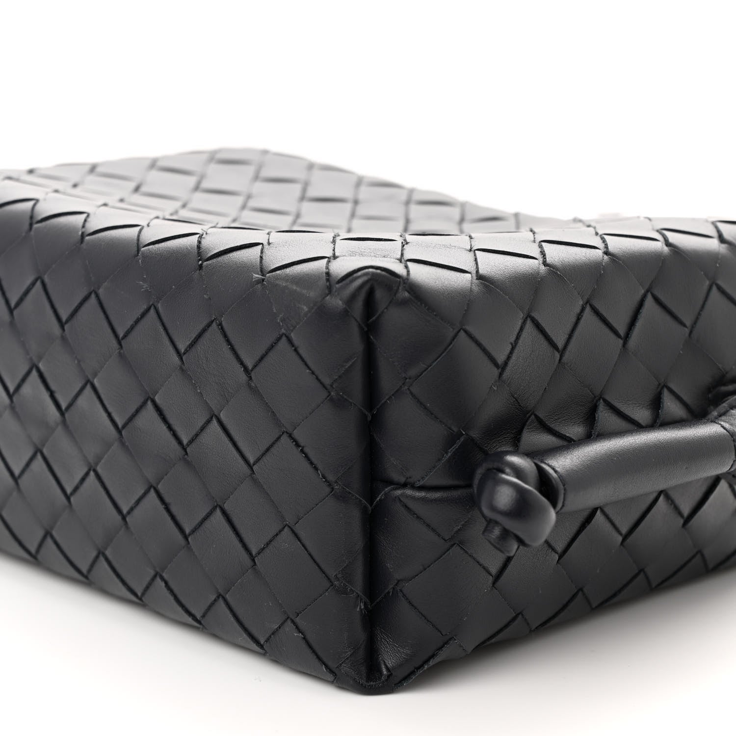 Bottega Veneta Borsa Intrecciato Shoulder Bag Space 10 of 10