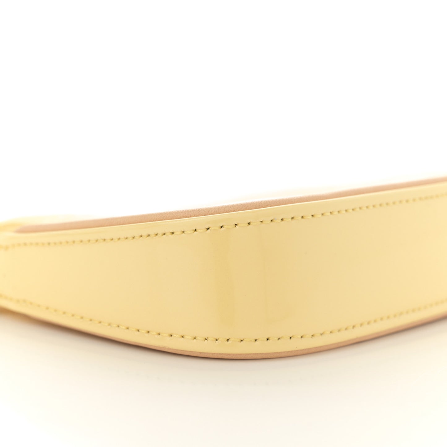 Metallic Vernis Valentine Mini Pochette Accessories Banana Fizz