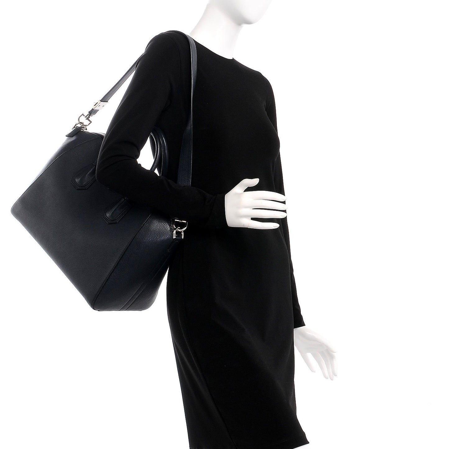 Sugar Goatskin Medium Antigona Navy