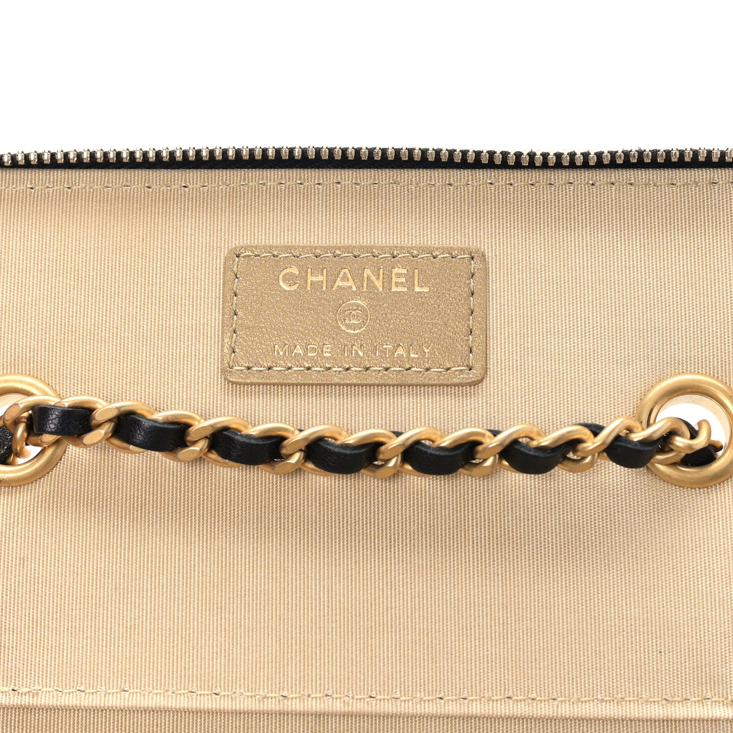 Lambskin Quilted Pearl Crush Small Vanity Case With Chain Black