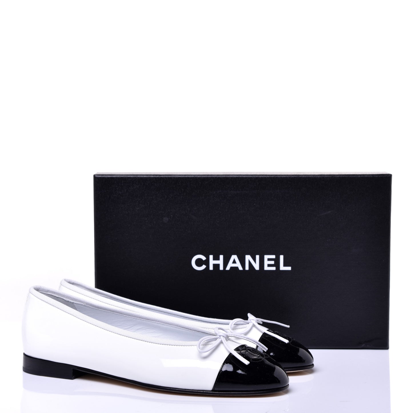 Calfskin Patent CC Cap Toe Ballerina Flats 38 White Black