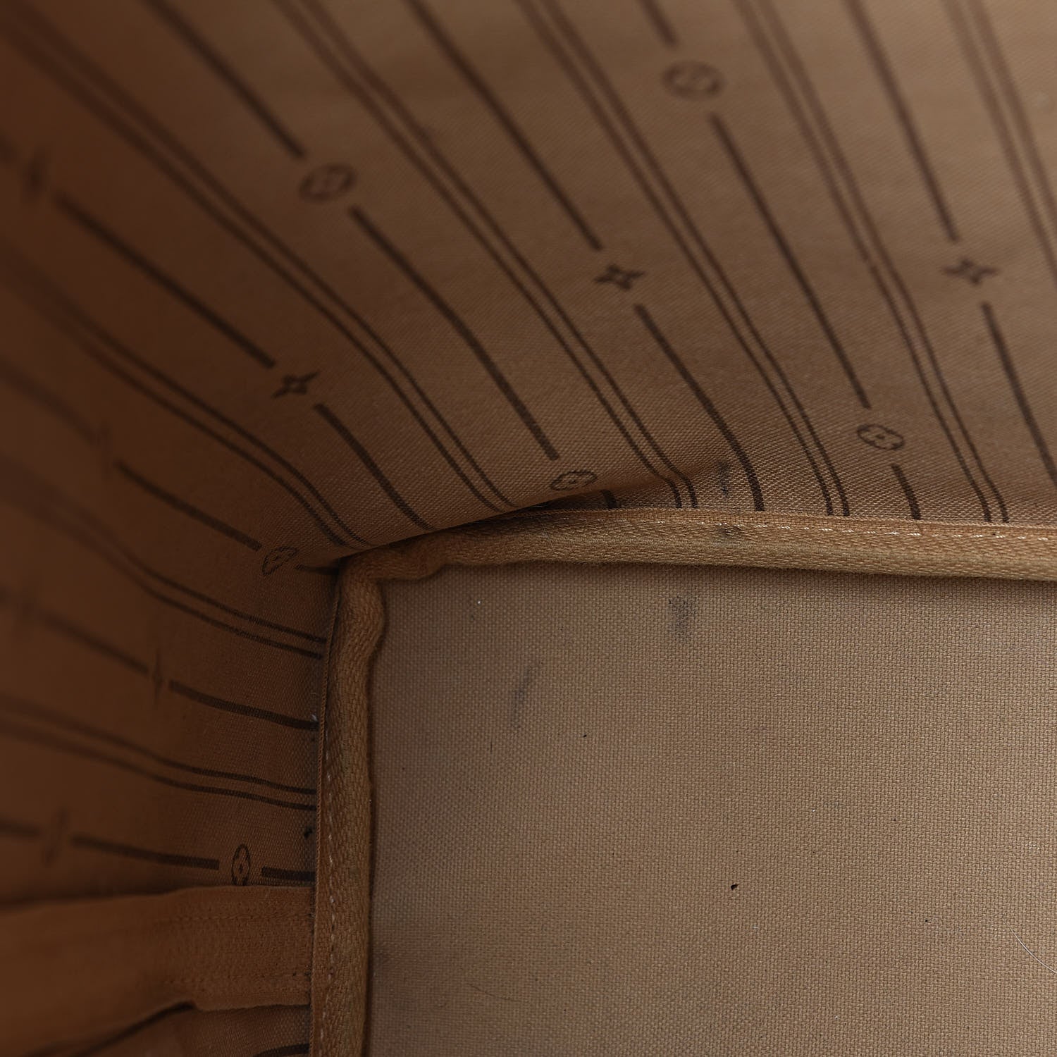 Louis Vuitton Monogram Neverfull MM 9 of 13