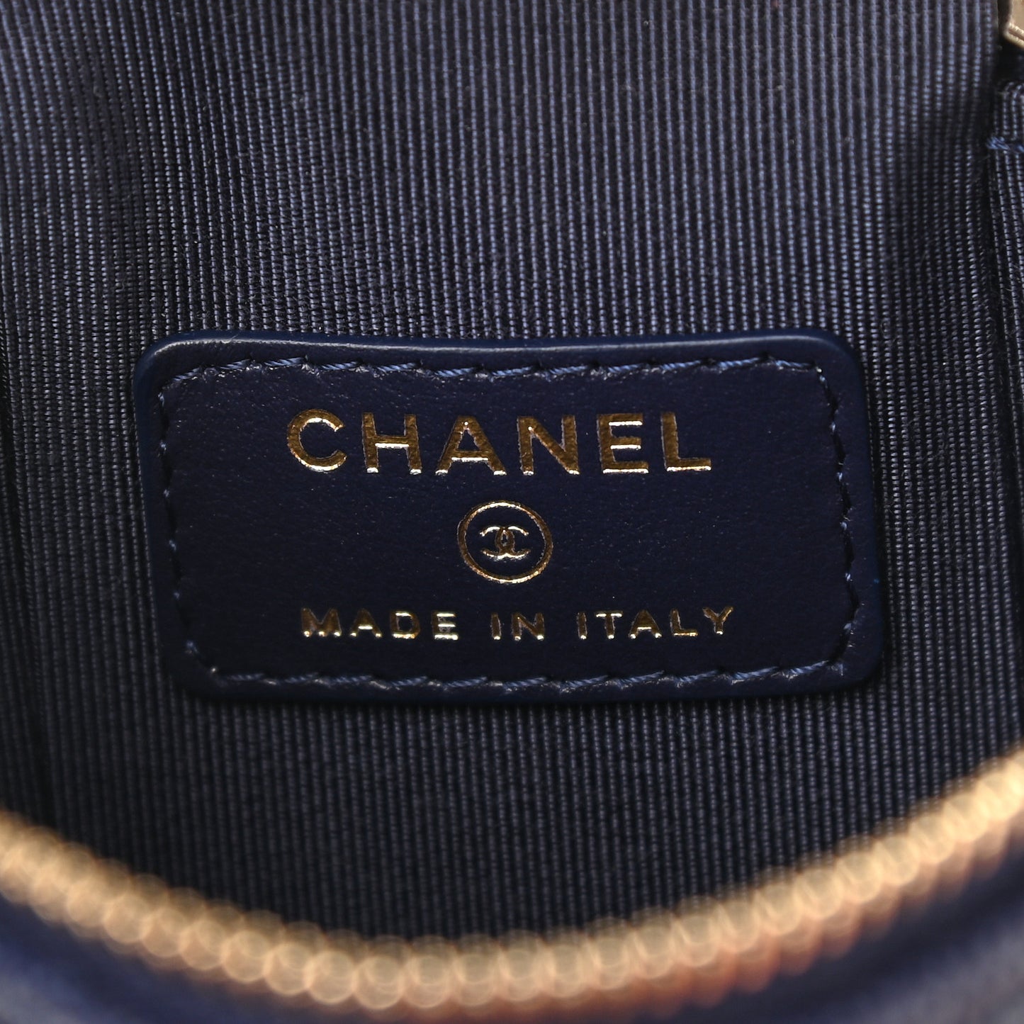 Caviar Quilted Small Vertical Coco Beauty Vanity Case With Chain Navy