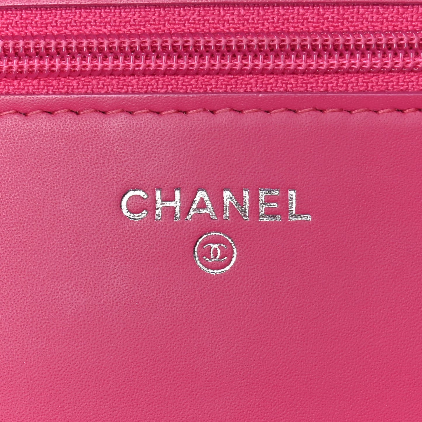 Patent Quilted Wallet On Chain WOC Fuchsia