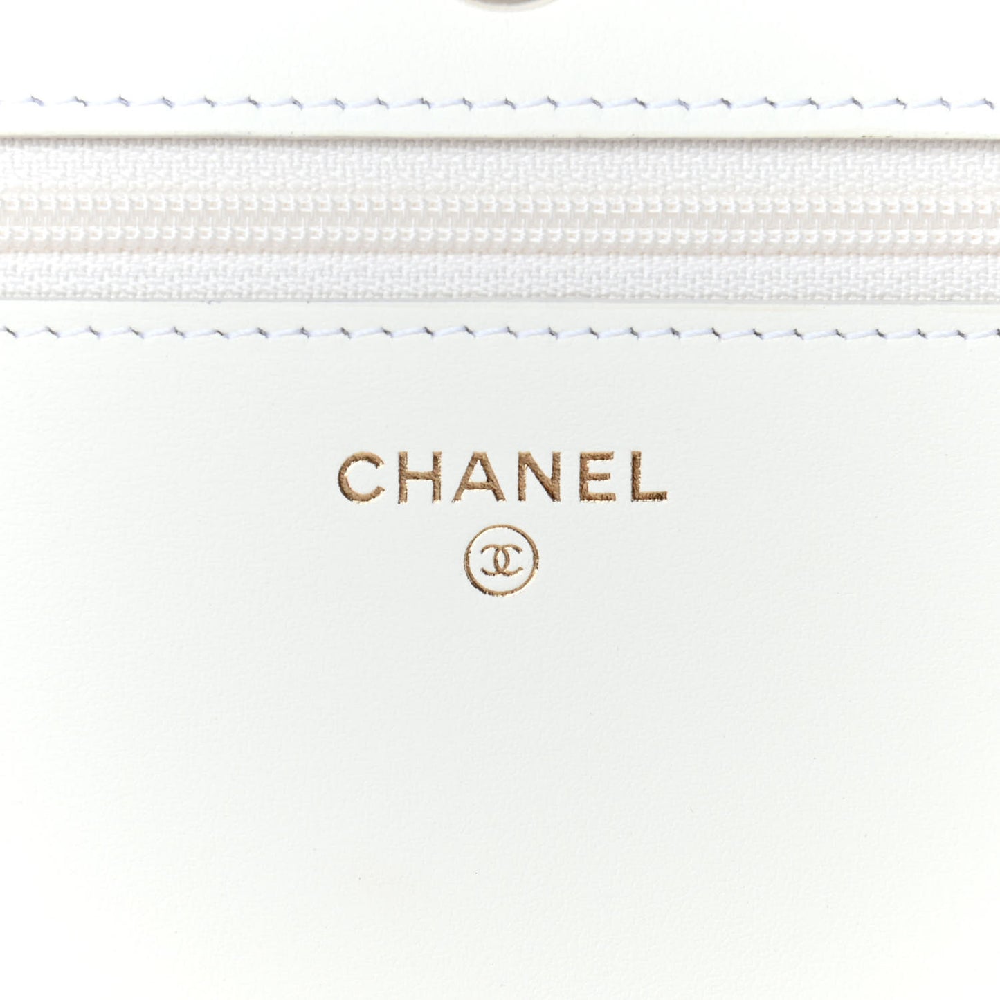 Caviar Quilted Boy Wallet On Chain WOC White