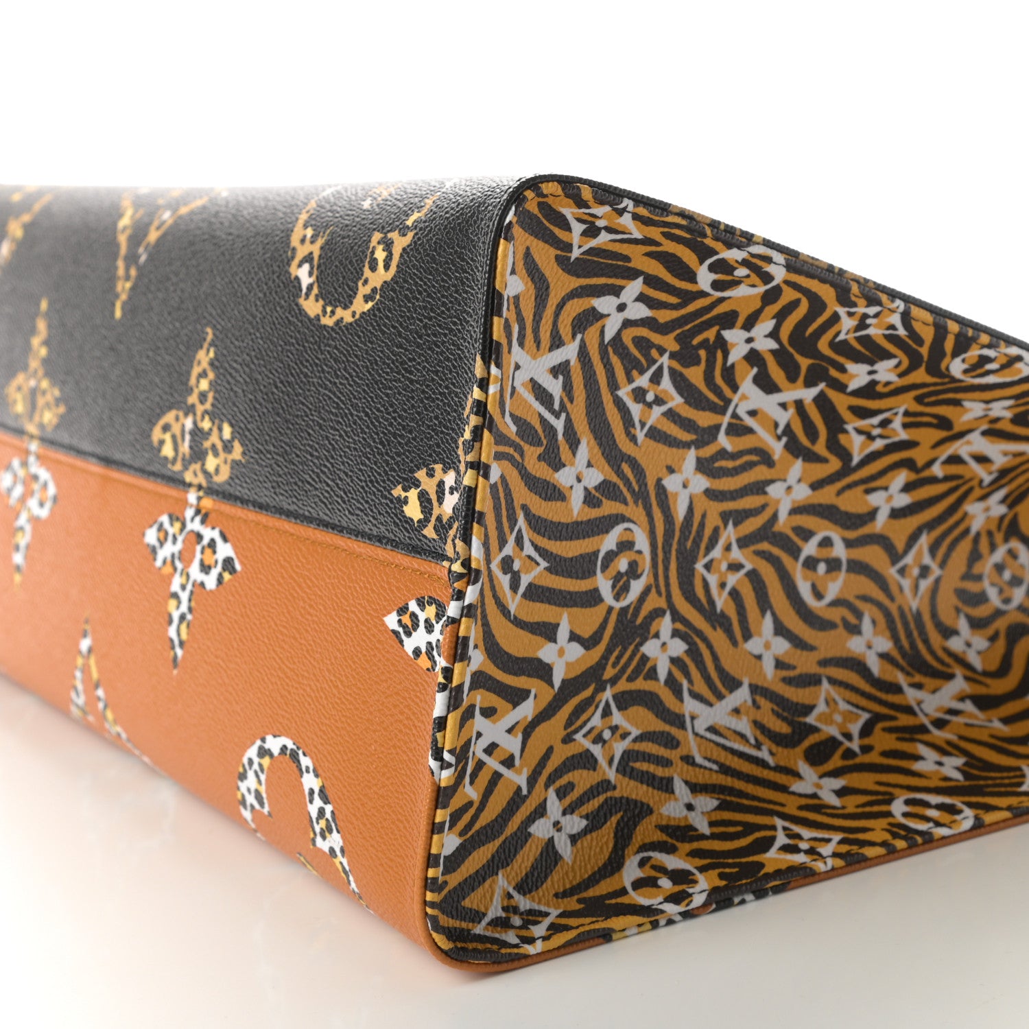 Louis Vuitton Monogram Giant Jungle Onthego GM Black 10 of 10
