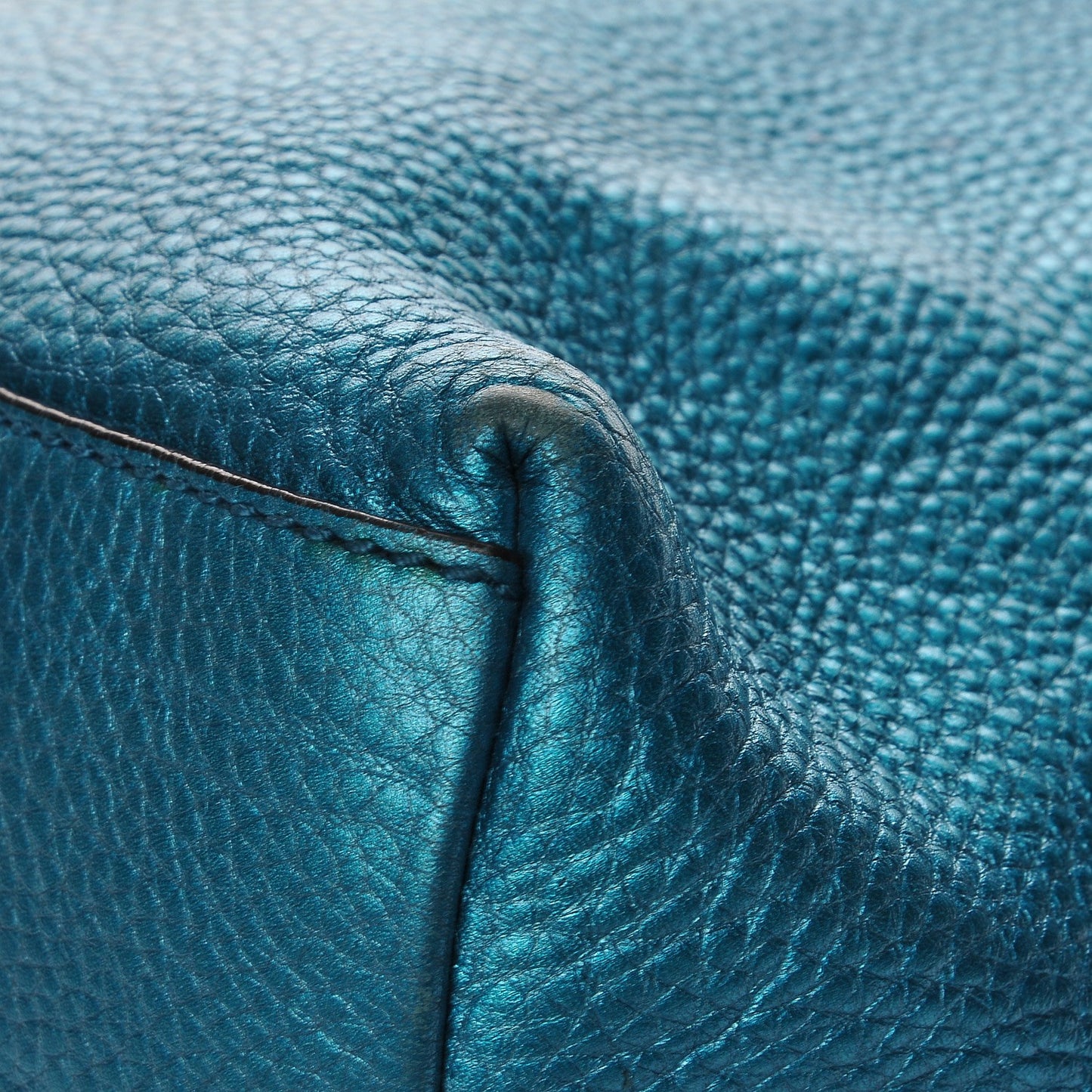 Metallic Cellarius Calfskin Medium Soho Chain Shoulder Bag Deep Cobalt