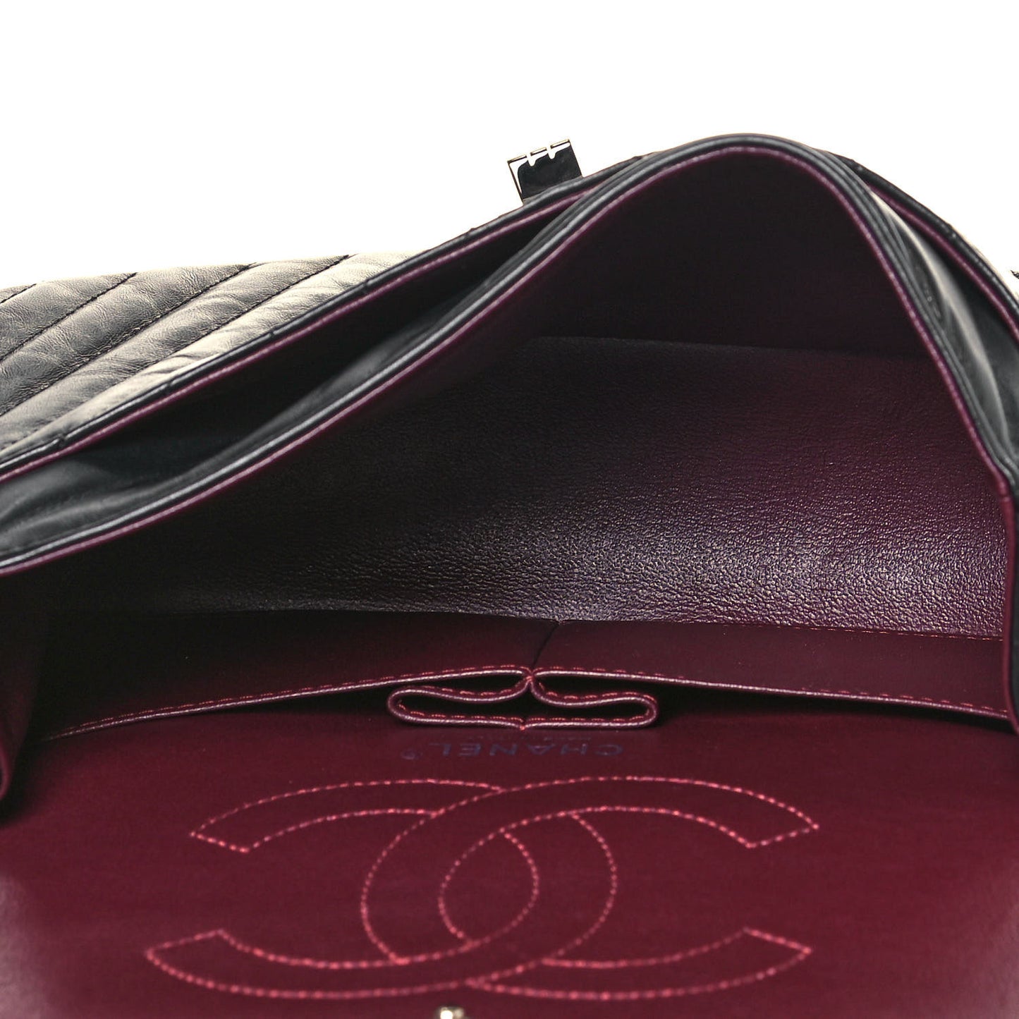 Aged Calfskin Chevron Quilted 2.55 Reissue 225 Flap So Black