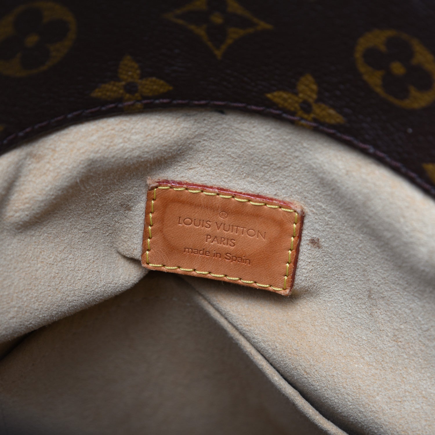 Louis Vuitton Monogram Artsy MM 8 of 13