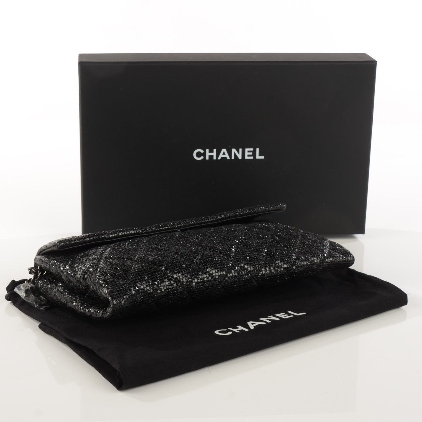Vinyl Quilted Clutch With Chain Black