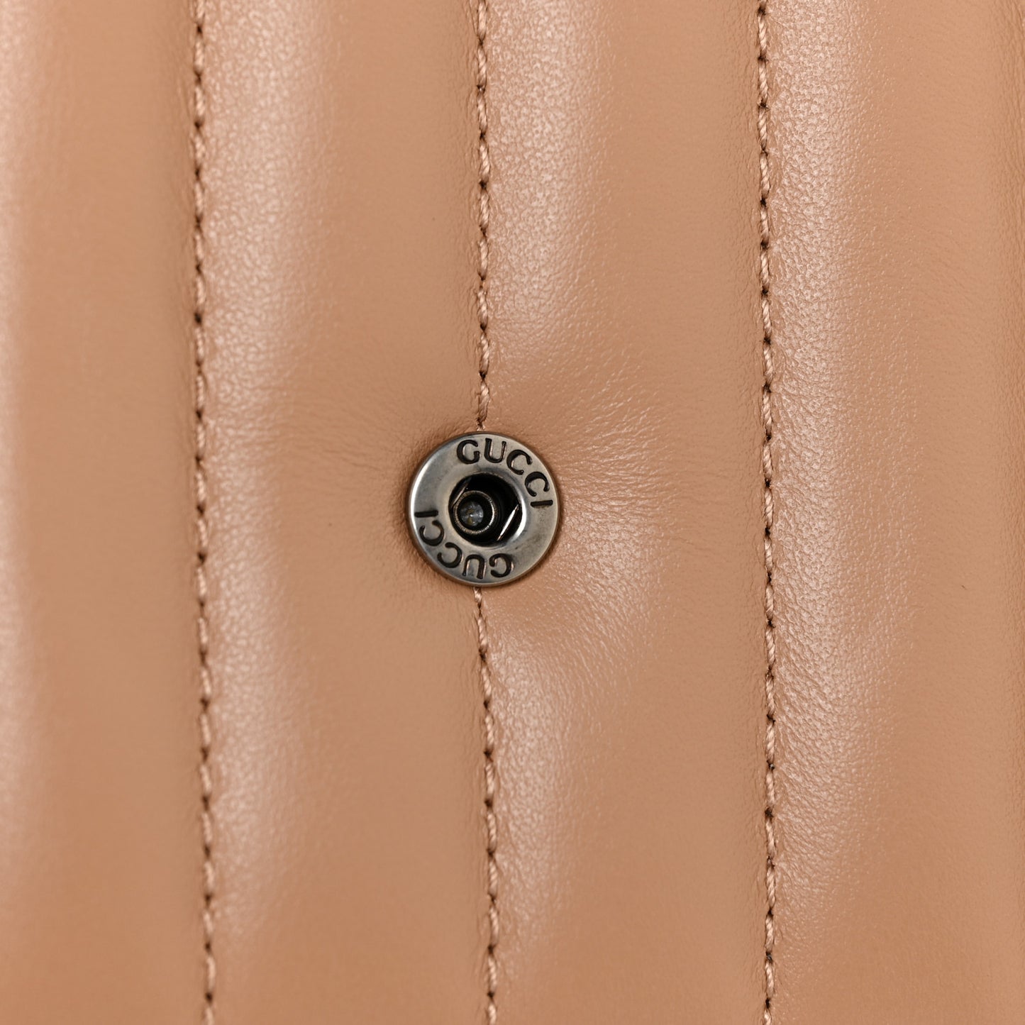 Calfskin Matelasse Aria GG Marmont Chain Wallet Camelia