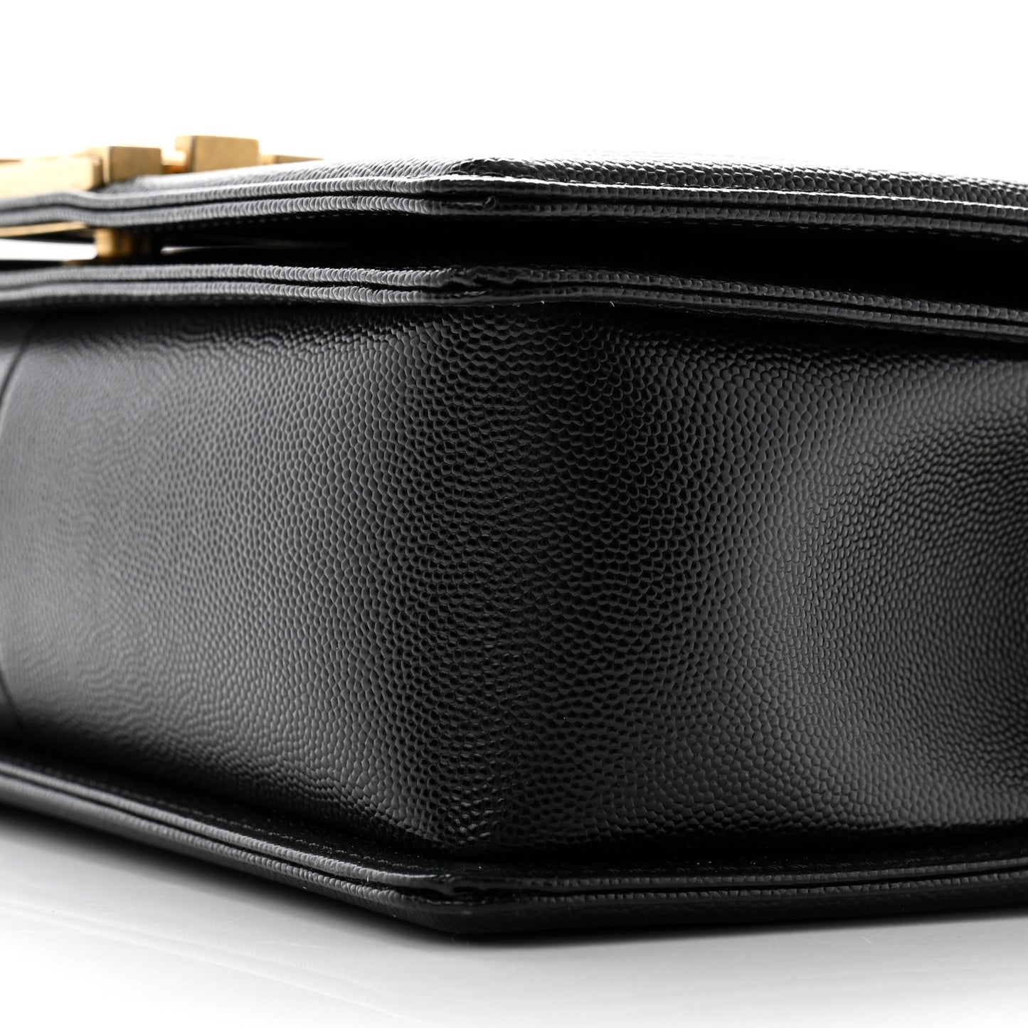 Caviar Quilted Medium Boy Flap Black