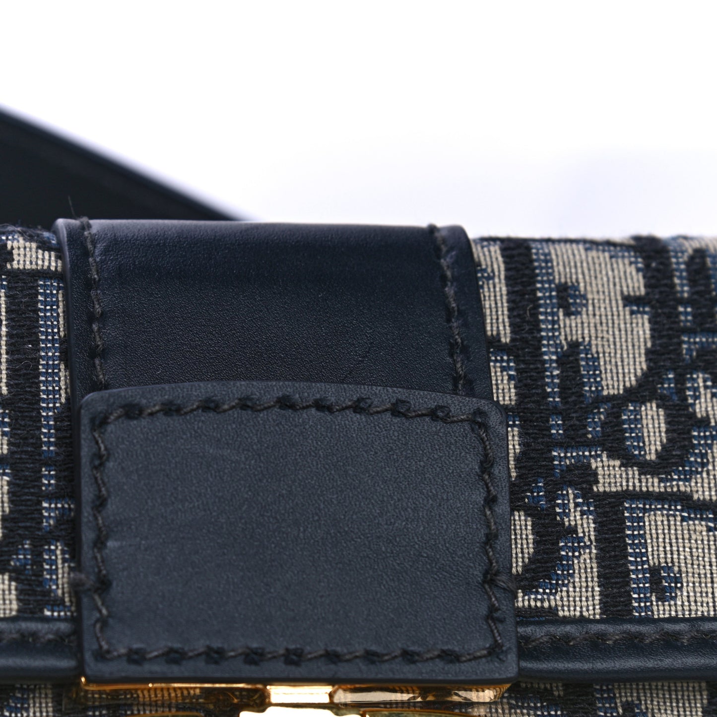 Oblique 30 Montaigne Box Bag Blue