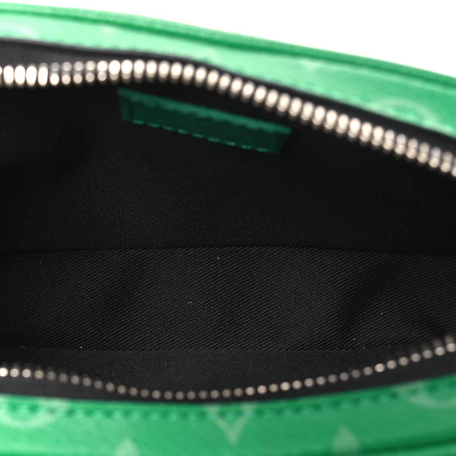 Louis Vuitton Taigarama Alpha Wearable Wallet Cactus Green 5 of 10