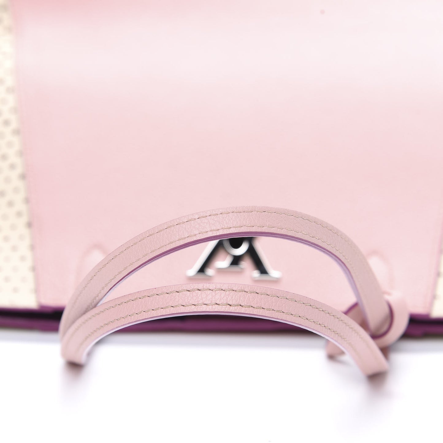Calfskin Perforated Lockme Cabas Rose Poudre Creme