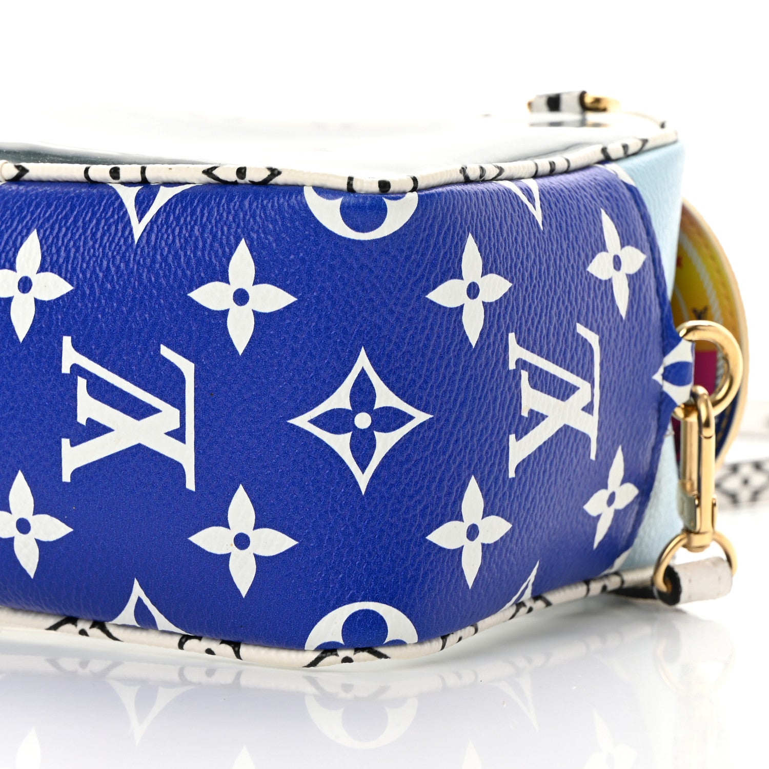 Louis Vuitton Monogram Giant Hawaii Beach Pouch Blue 10 of 11