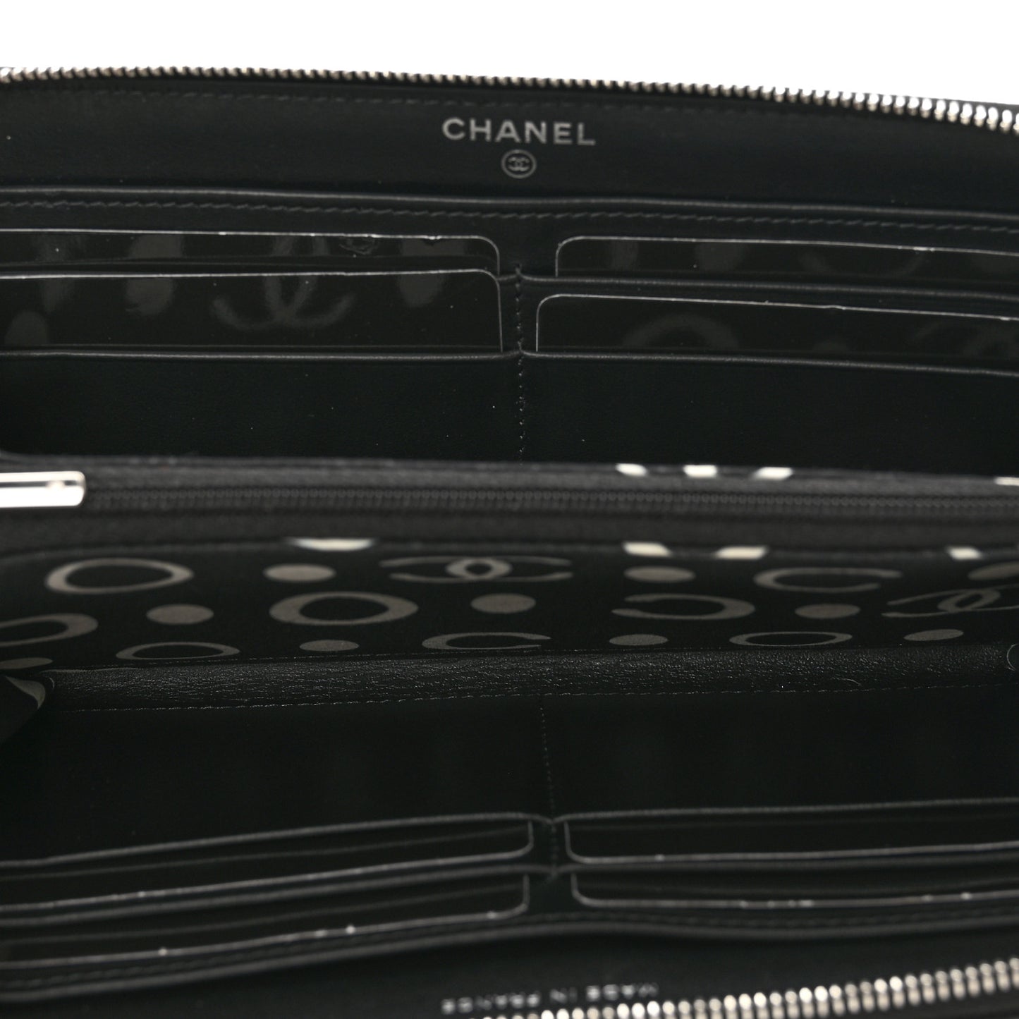 Caviar Quilted CC Logo Long Zipped Wallet Black