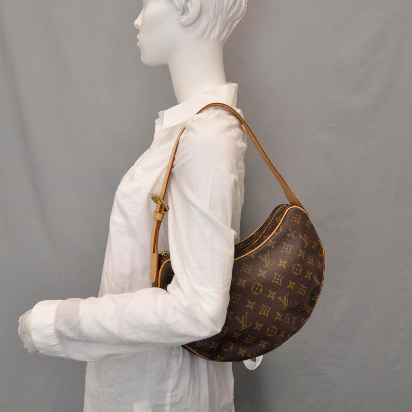 Monogram Croissant MM