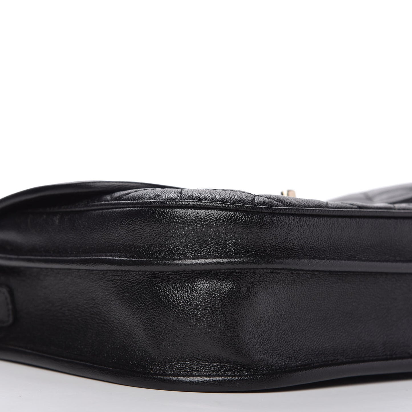 Caviar Quilted Medium Messenger Flap Black
