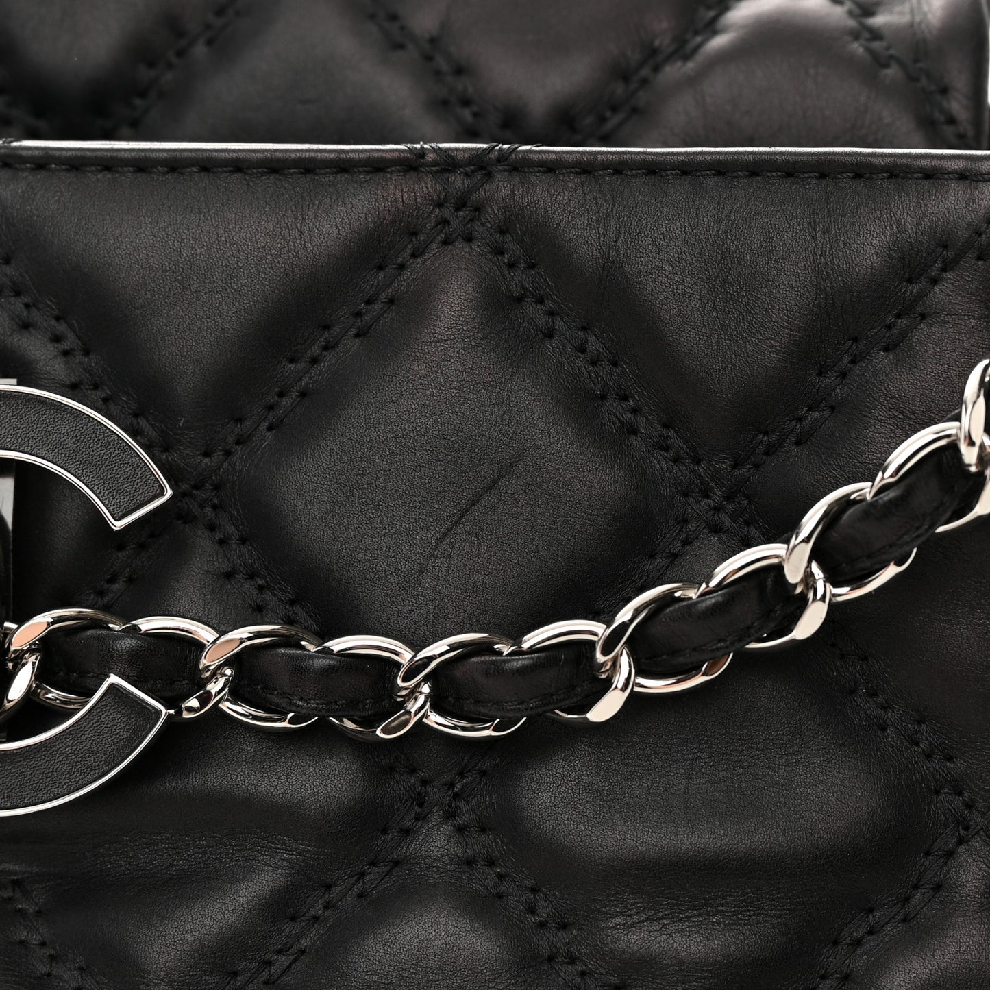 Calfskin Double Stitch Large Hamptons Flap Bag Black