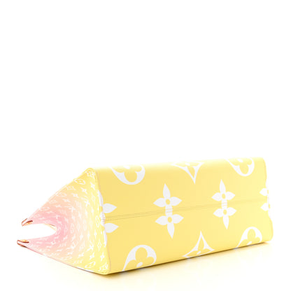 Louis Vuitton LOUIS VUITTON Monogram Giant By The Pool OnTheGo GM Light Pink 4 of 9